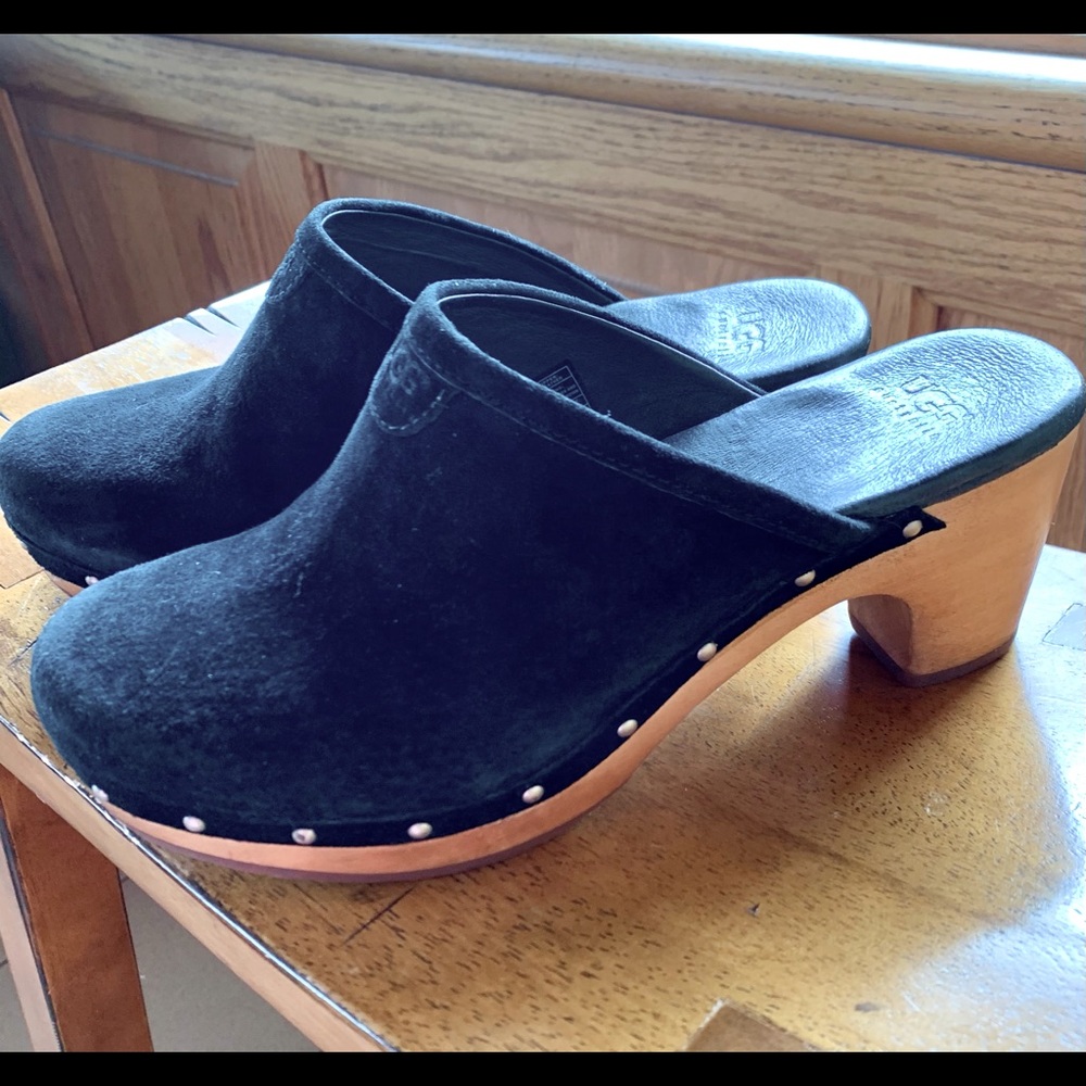 Uggs Wooden Clog  size 8
